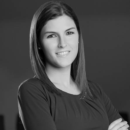 María Carla Macrini - Associate